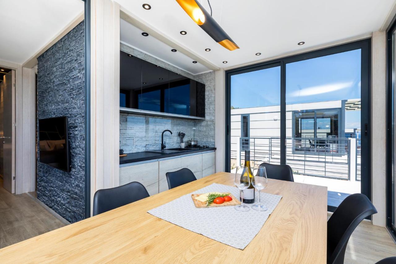 Living Point Mobile Homes Mali Losinj Bagian luar foto
